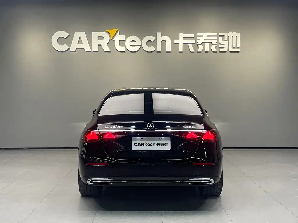 Mercedes-Benz E-Class — миниатюра 5