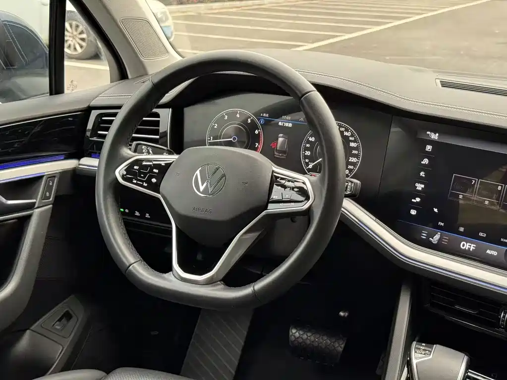 Volkswagen Touareg — миниатюра 10