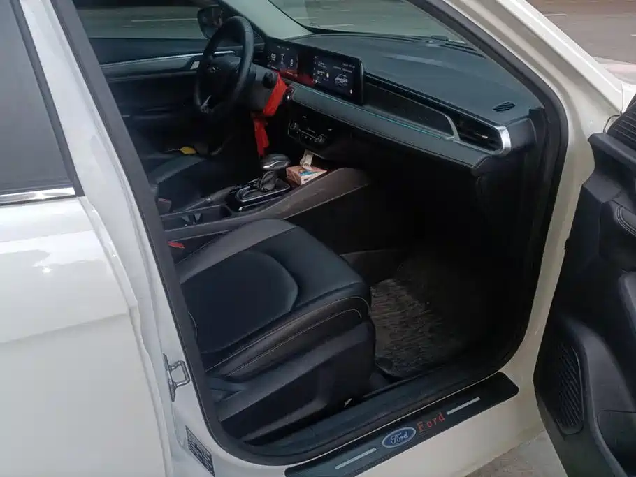 Ford Escort — миниатюра 8