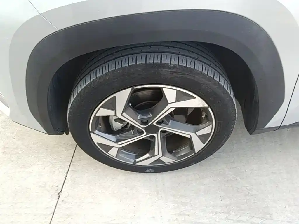Geely Boyue L — миниатюра 23