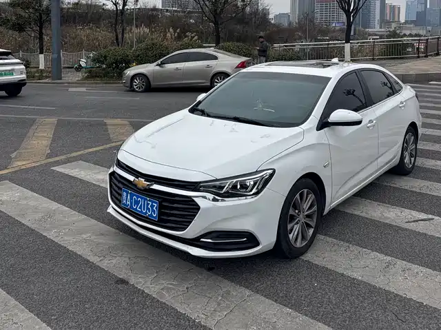 CHEVROLET CRUZE