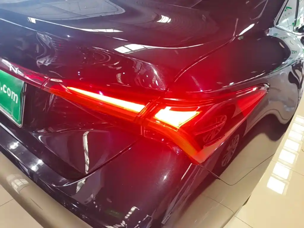 Toyota Avalon — миниатюра 8