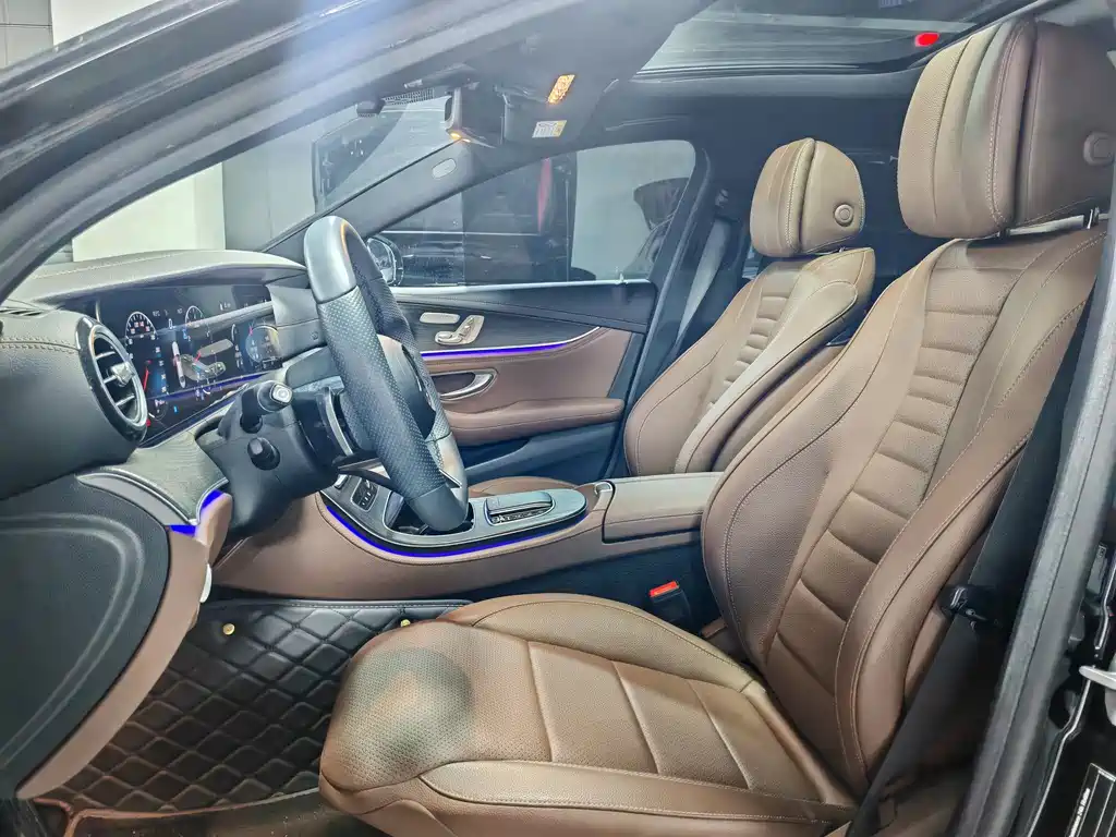 Mercedes-Benz E-Class — миниатюра 2