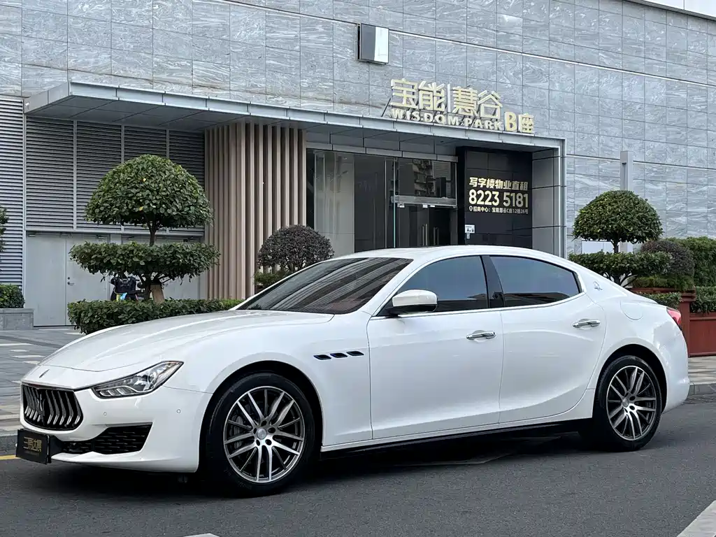 MASERATI GHIBLI
