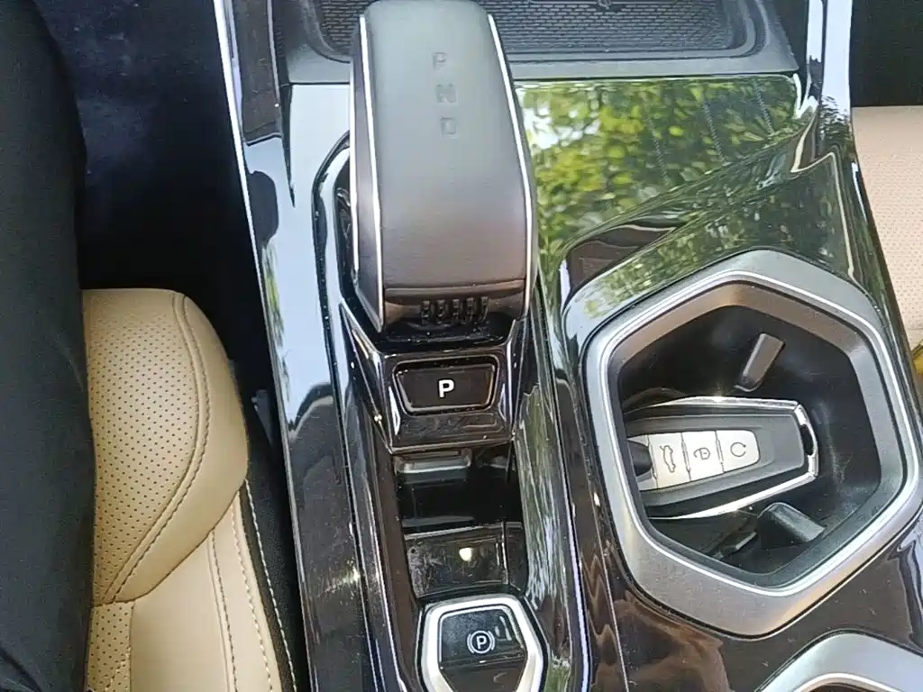 Geely Boyue L — миниатюра 14