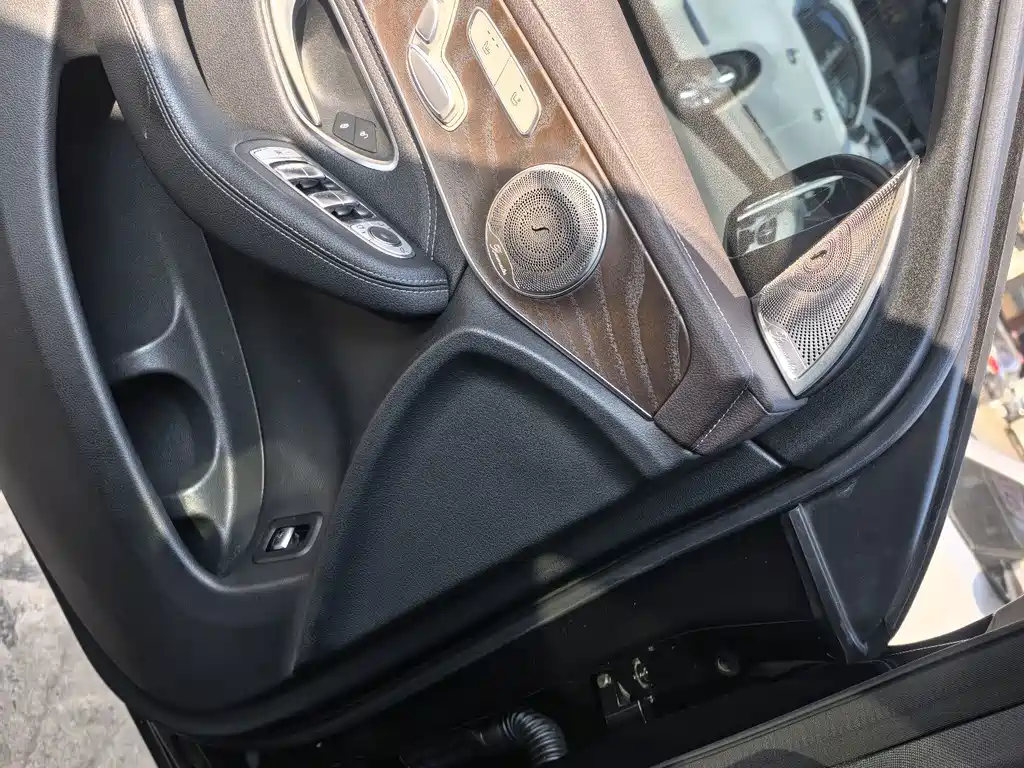 Mercedes-Benz GLC — миниатюра 17