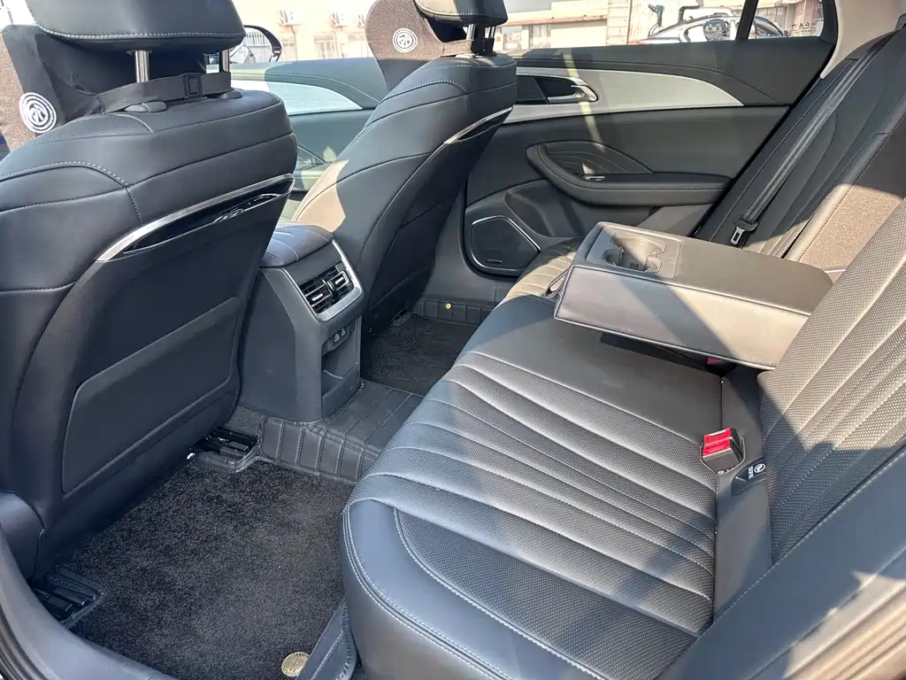 Hongqi Hongqi H5 — миниатюра 8