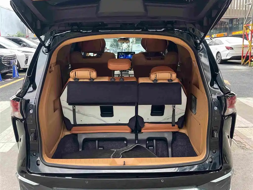 Toyota Sienna — миниатюра 24