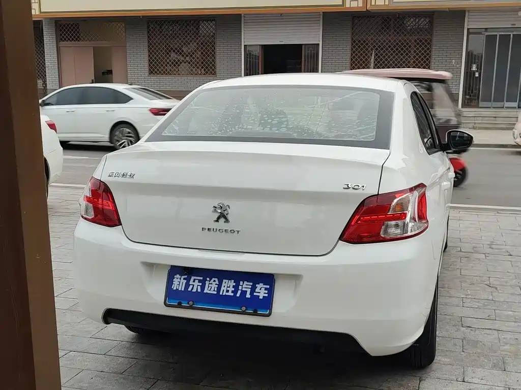 Peugeot 301 2016 1.6L MT Comfort