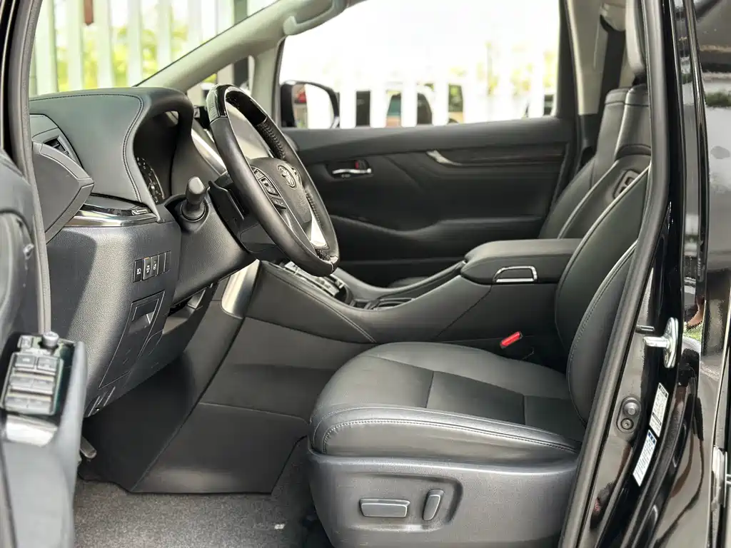 Toyota Vellfire 2021 2.5L HV Luxury