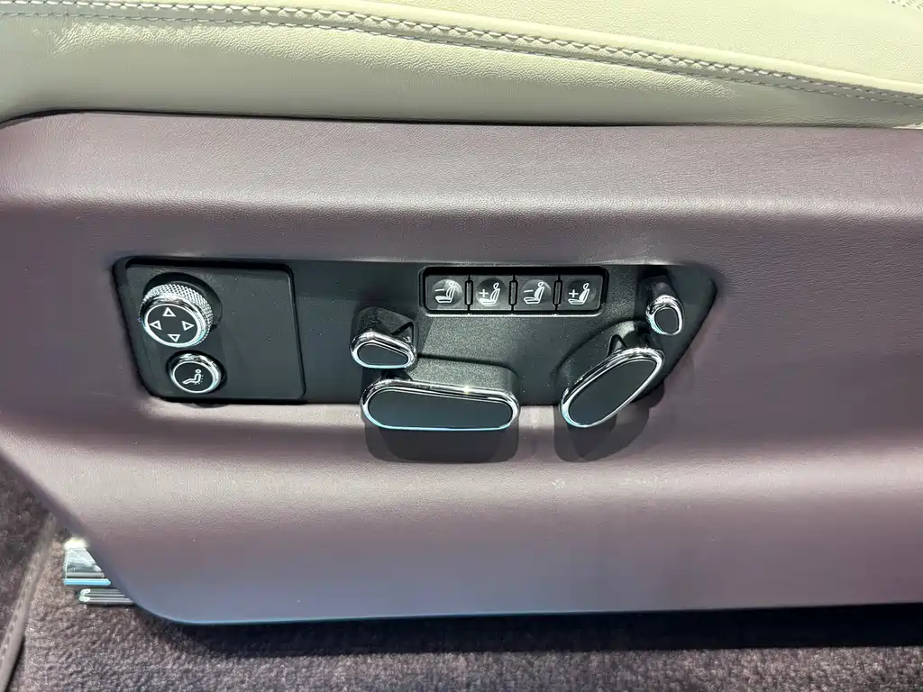 Bentley Bentayga — миниатюра 15