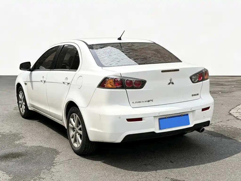 Mitsubishi Lancer EX — миниатюра 10