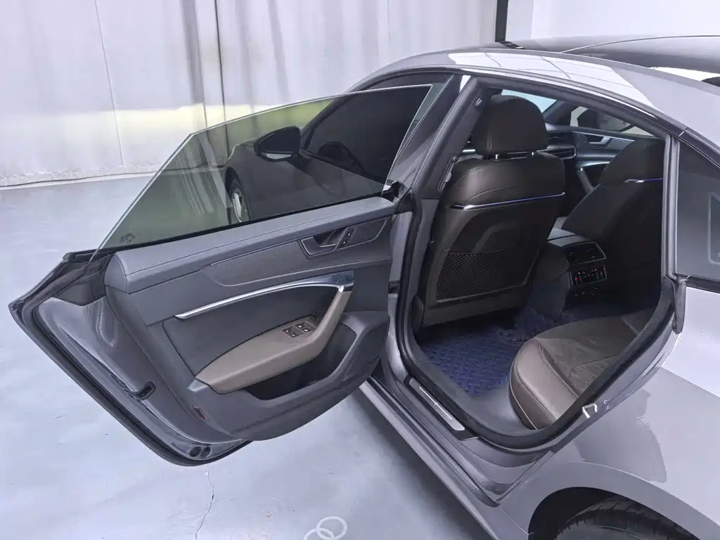Audi A7L — миниатюра 8