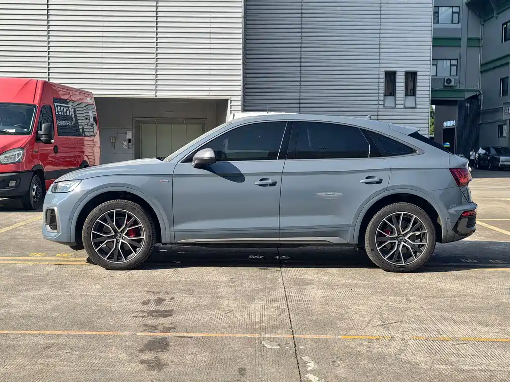 Audi Q5L — миниатюра 2