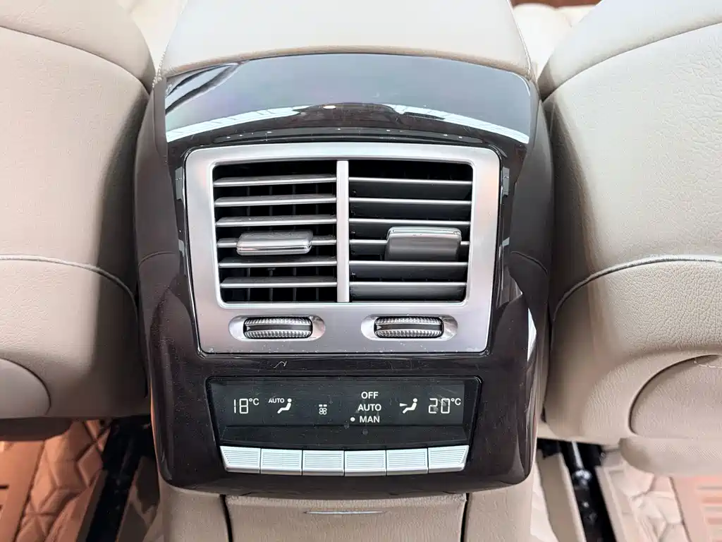 Mercedes-Benz S-Class — миниатюра 21