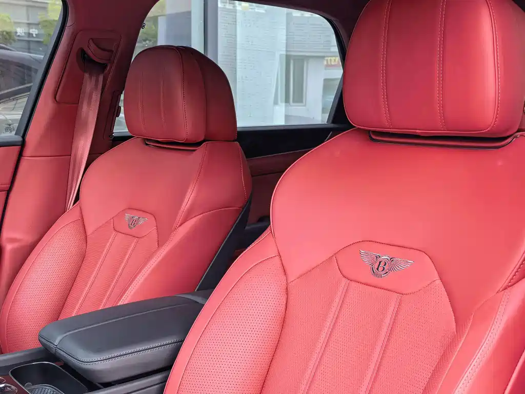 Bentley Bentayga — миниатюра 19