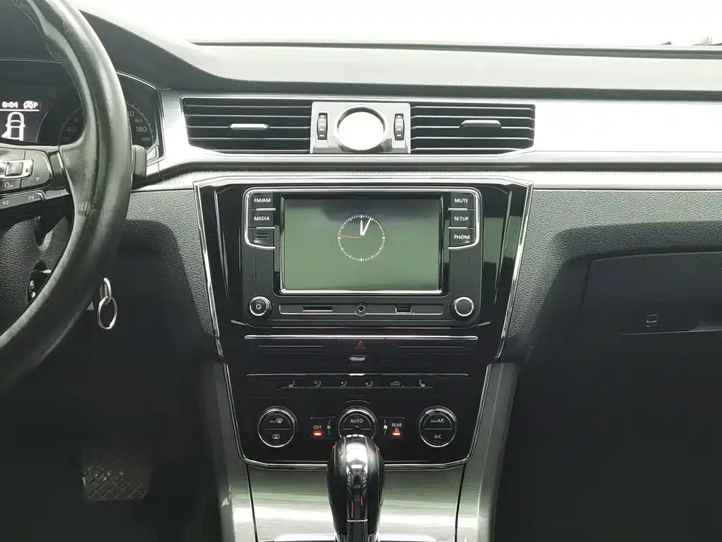 Volkswagen Passat — миниатюра 12