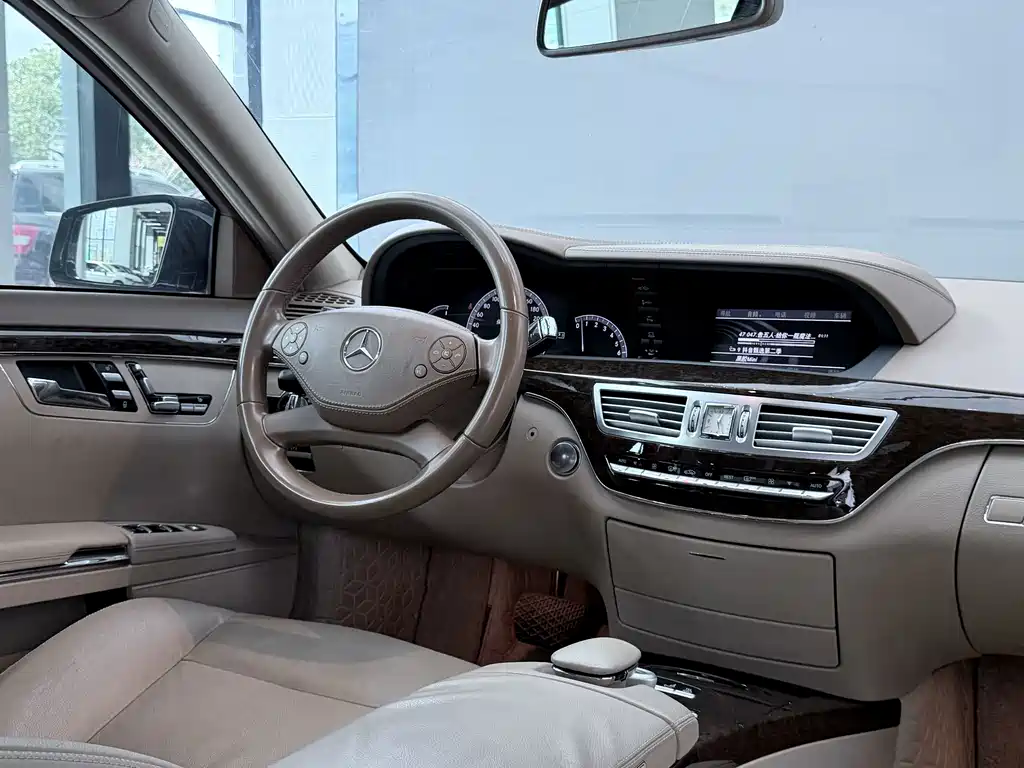 Mercedes-Benz S-Class — миниатюра 19