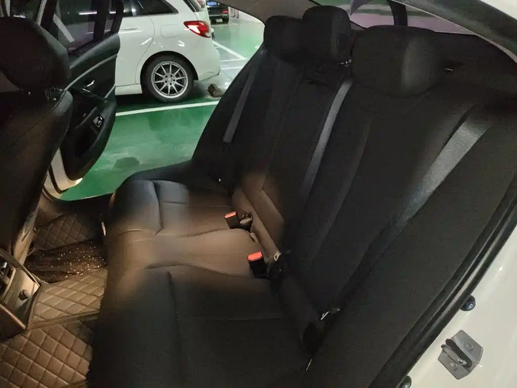 BMW 3 Series — миниатюра 18