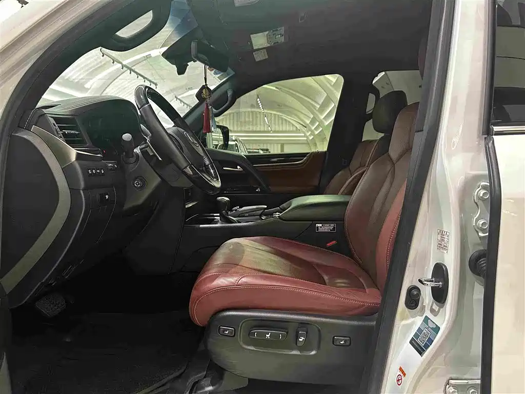 Lexus LX — миниатюра 12