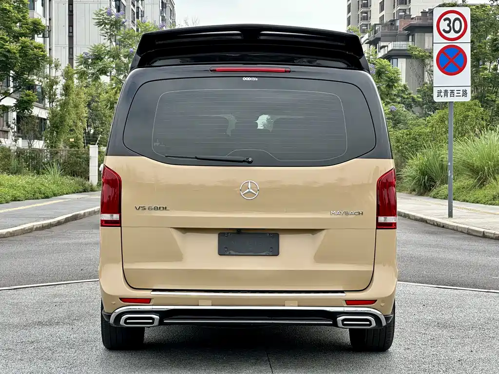 Mercedes-Benz Vito 2023 2.0T 7 мест
