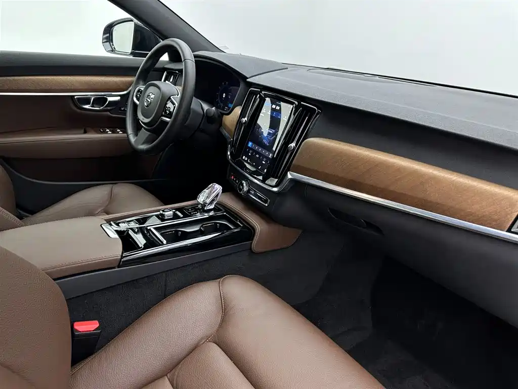 VOLVO S90 PLUG IN HYBRID