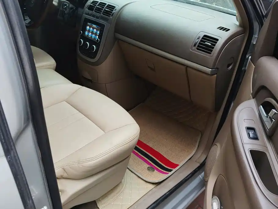 Buick GL8 — миниатюра 8