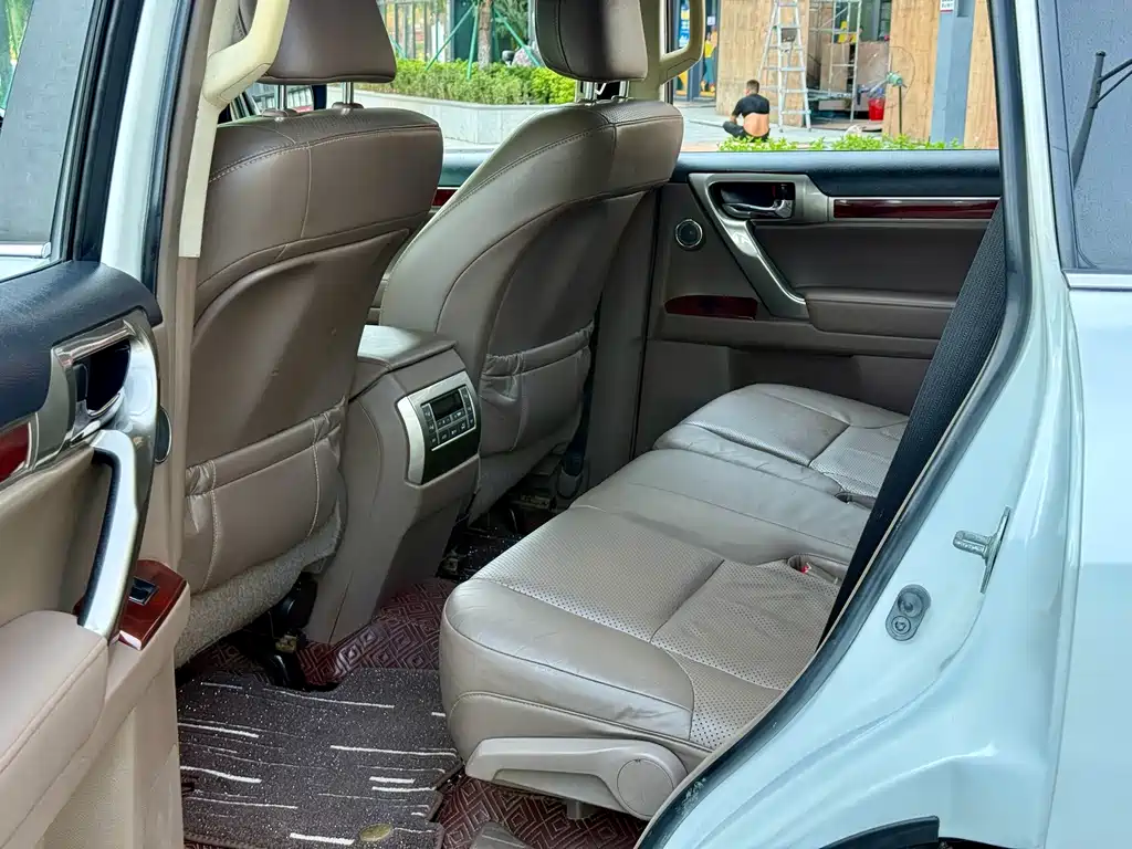 Lexus GX — миниатюра 5