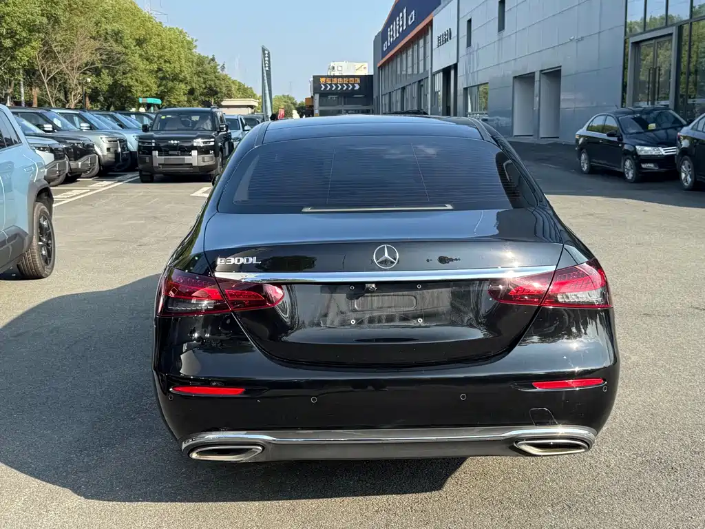 Mercedes-Benz E-Class — миниатюра 19
