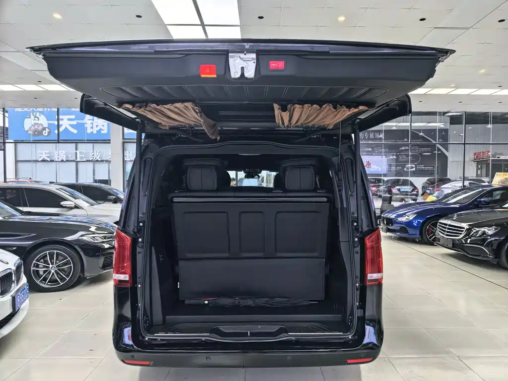 Mercedes-Benz V-Class — миниатюра 28