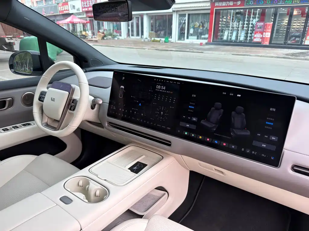 Li Auto Идеальный i6 — миниатюра 14