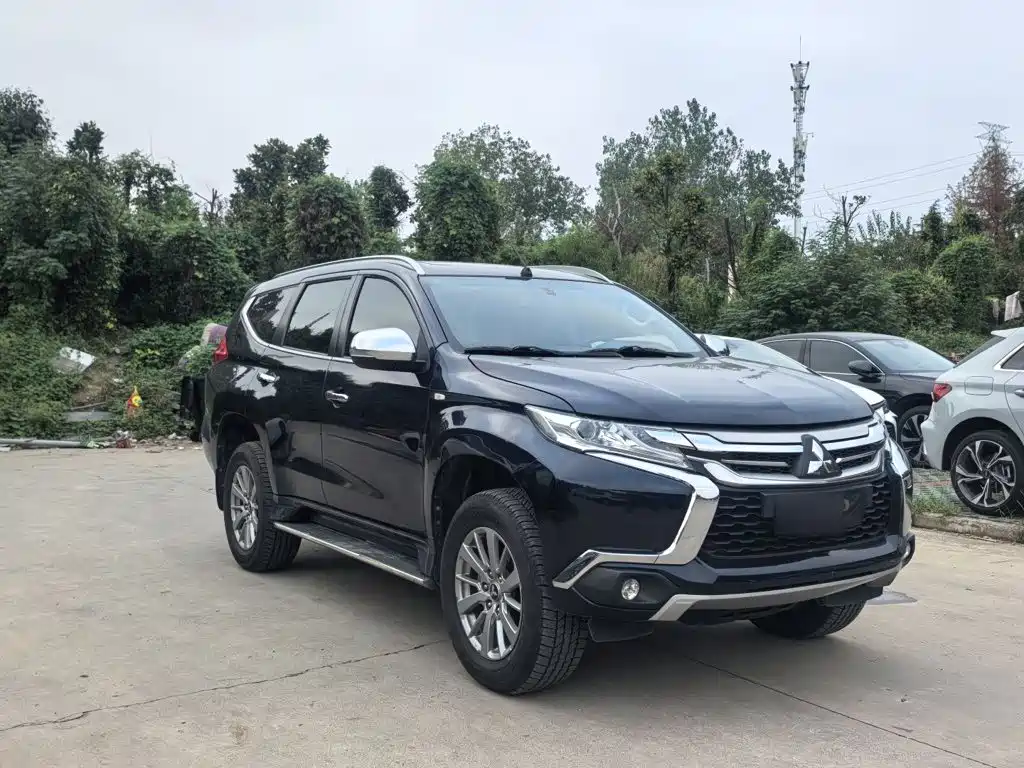 Mitsubishi Pajero Sport (Import) — миниатюра 9