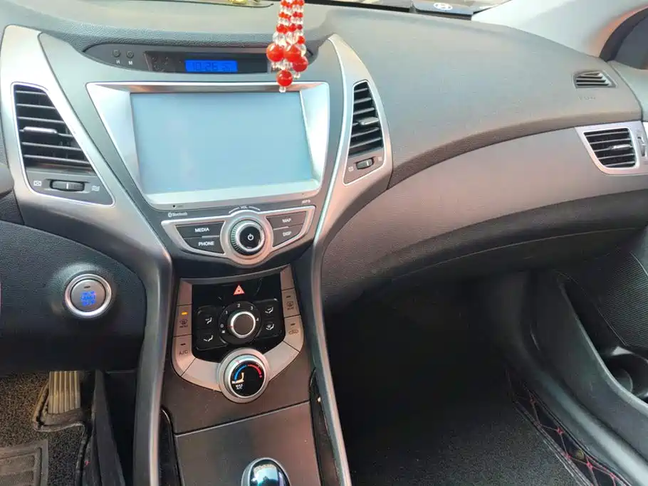 Hyundai Elantra Langdong — миниатюра 13