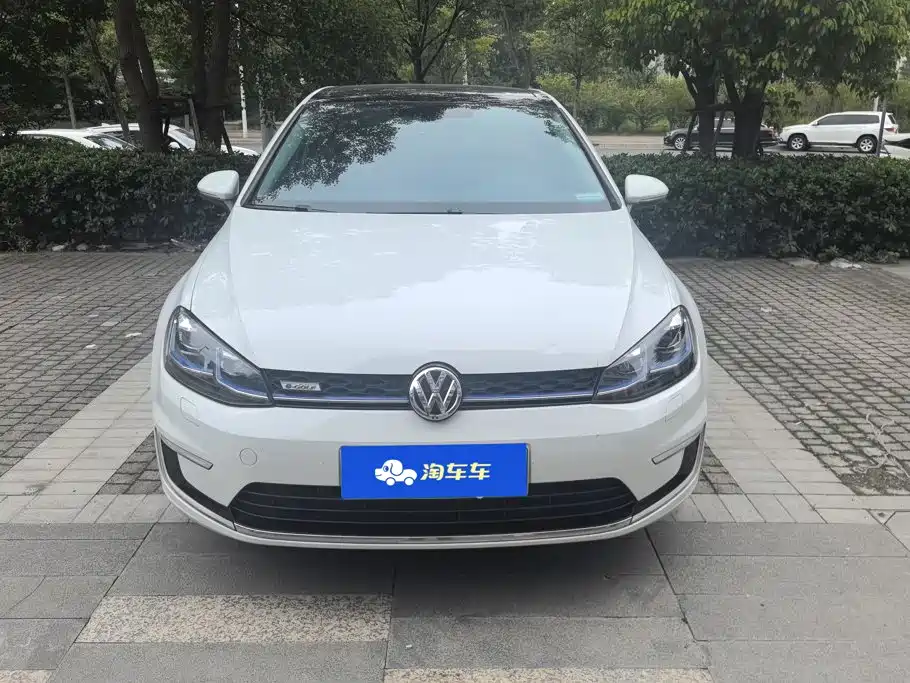 Volkswagen Golf EV — миниатюра 2