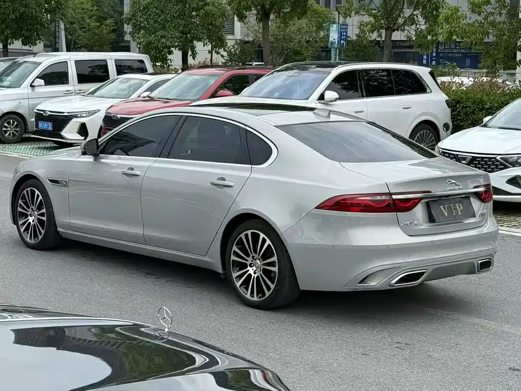 Jaguar XFL 2025 2.0T P250 Premium Luxury