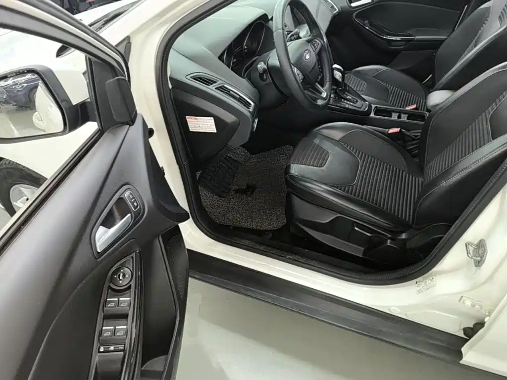 Ford Focus — миниатюра 16