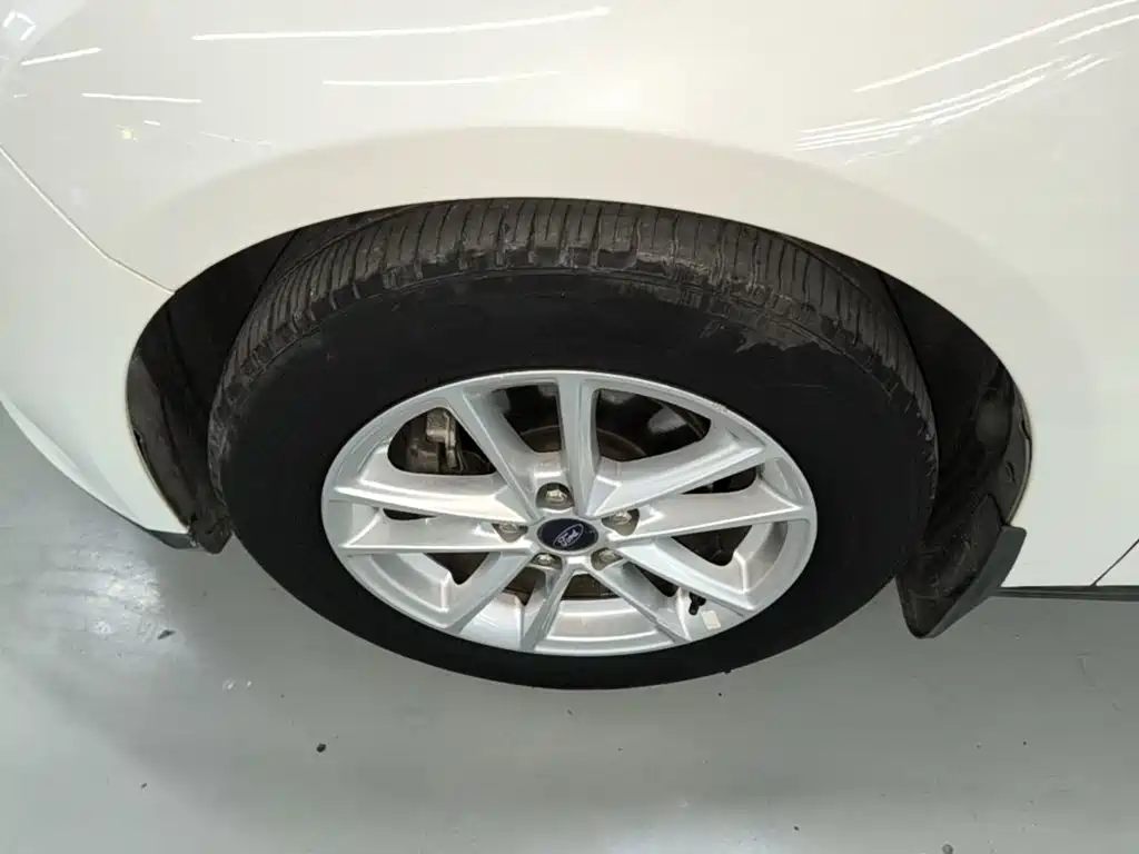 Ford Focus — миниатюра 23