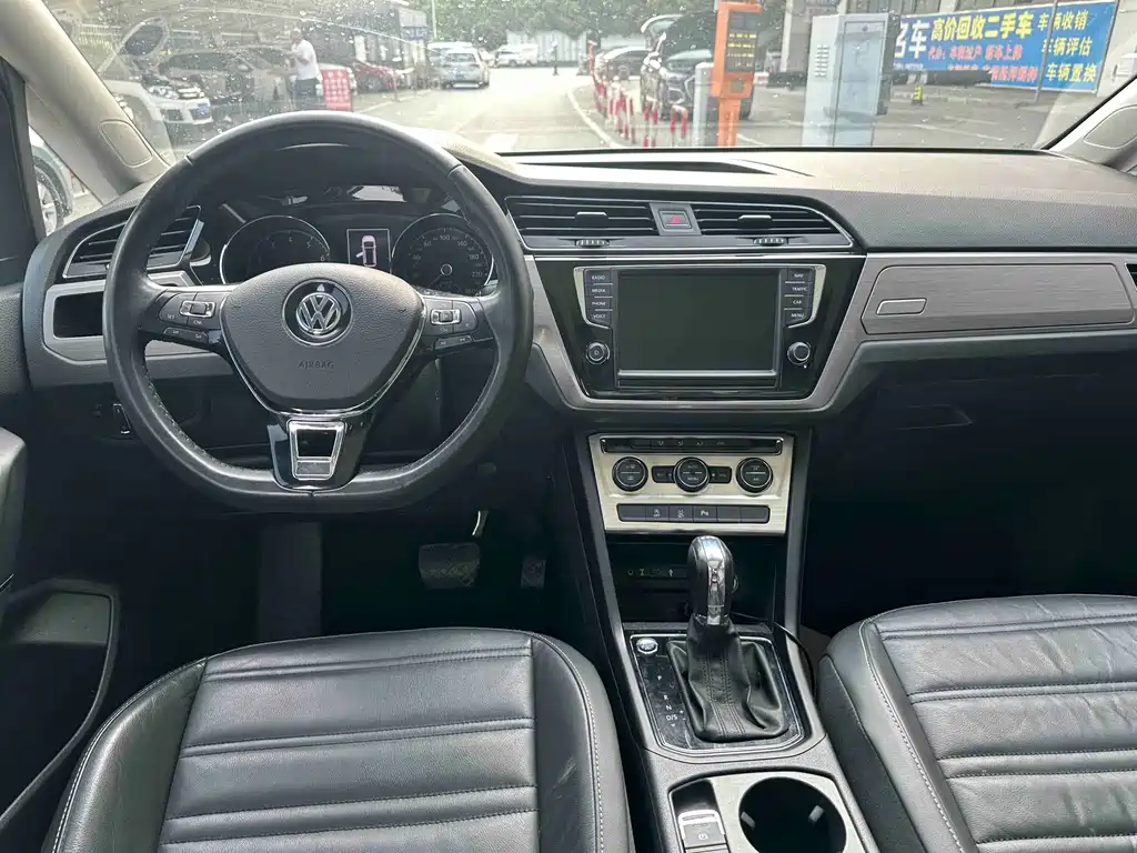 Volkswagen Touran — миниатюра 10
