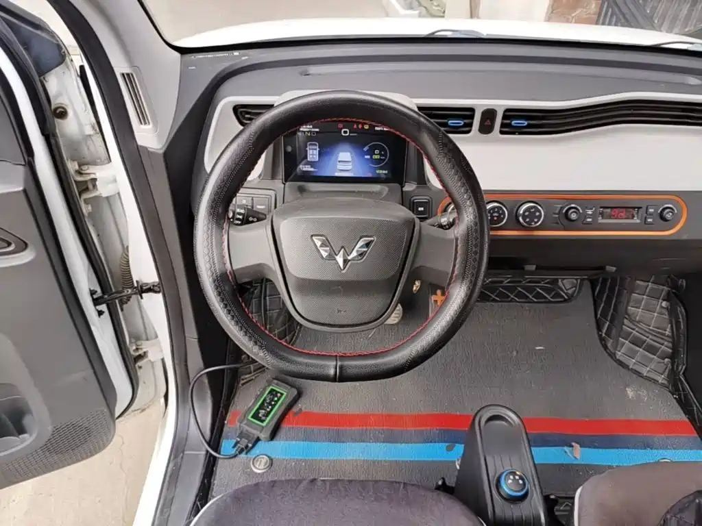 Wuling MINIEV — миниатюра 11