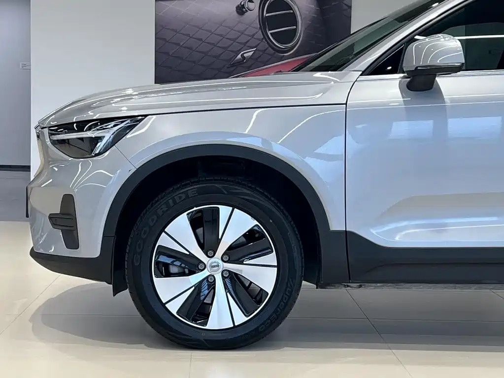 Volvo XC40 — миниатюра 4