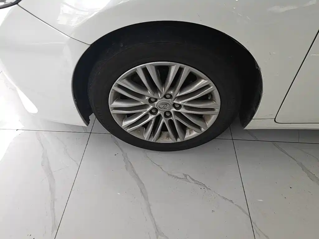 Lexus ES — миниатюра 23