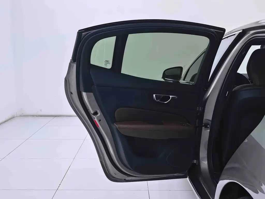 Volvo S60 — миниатюра 23