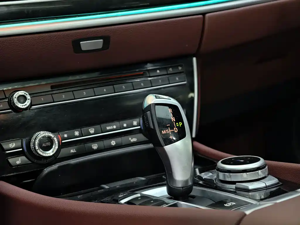 BMW 5 Series GT — миниатюра 21
