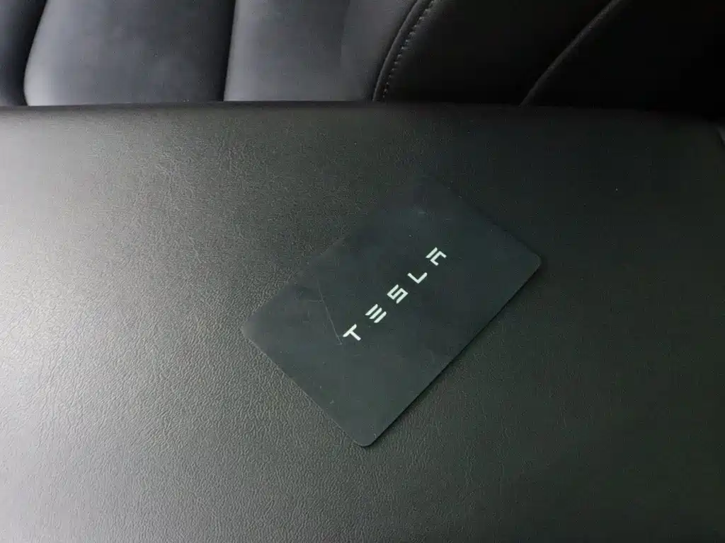 Tesla Model 3 — миниатюра 12