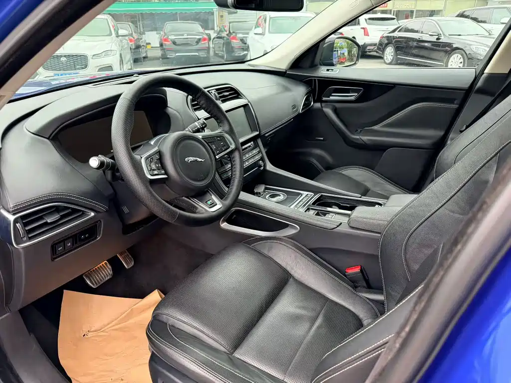 Jaguar F-PACE — миниатюра 4