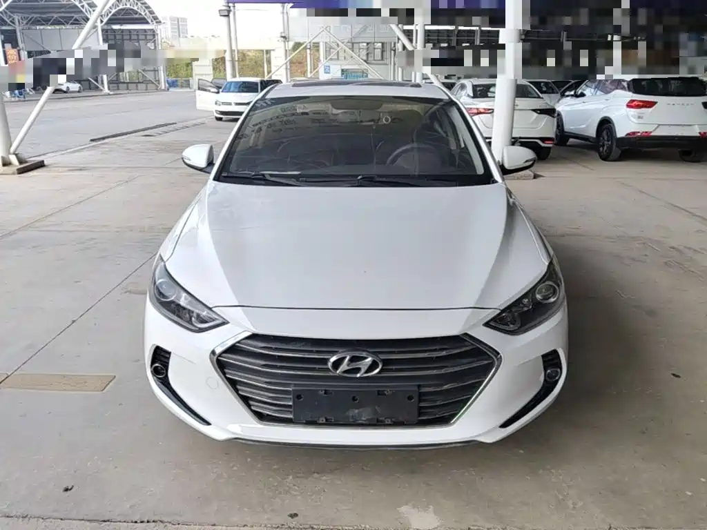 Hyundai Elantra — миниатюра 3