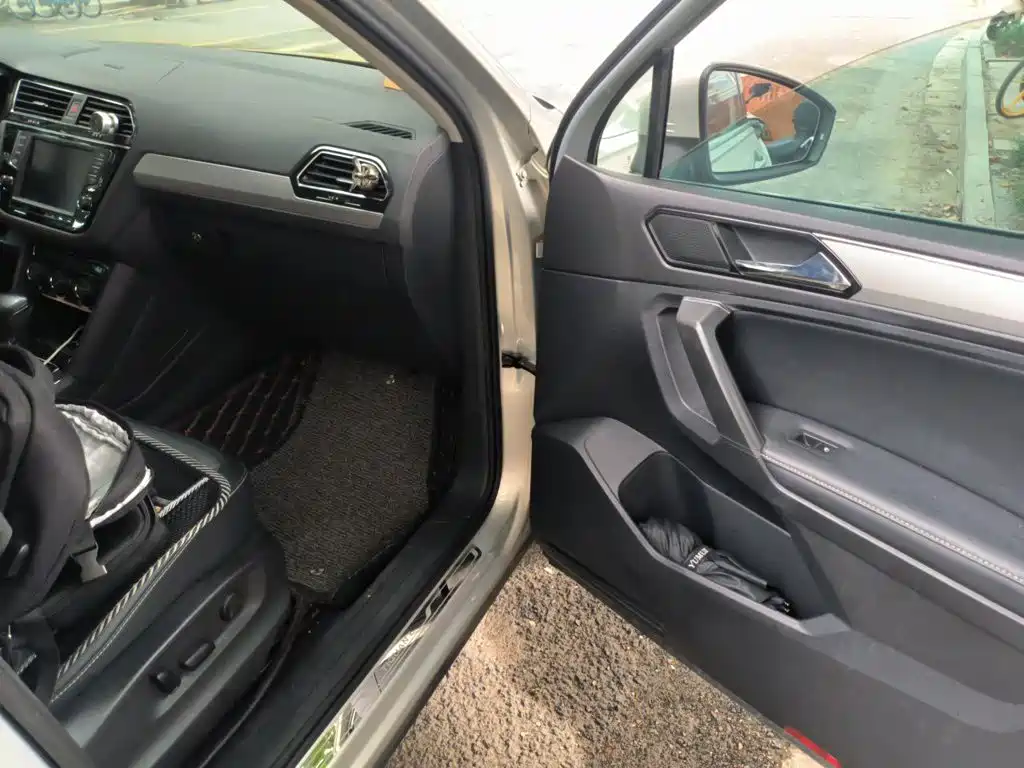 Volkswagen Tiguan L — миниатюра 18