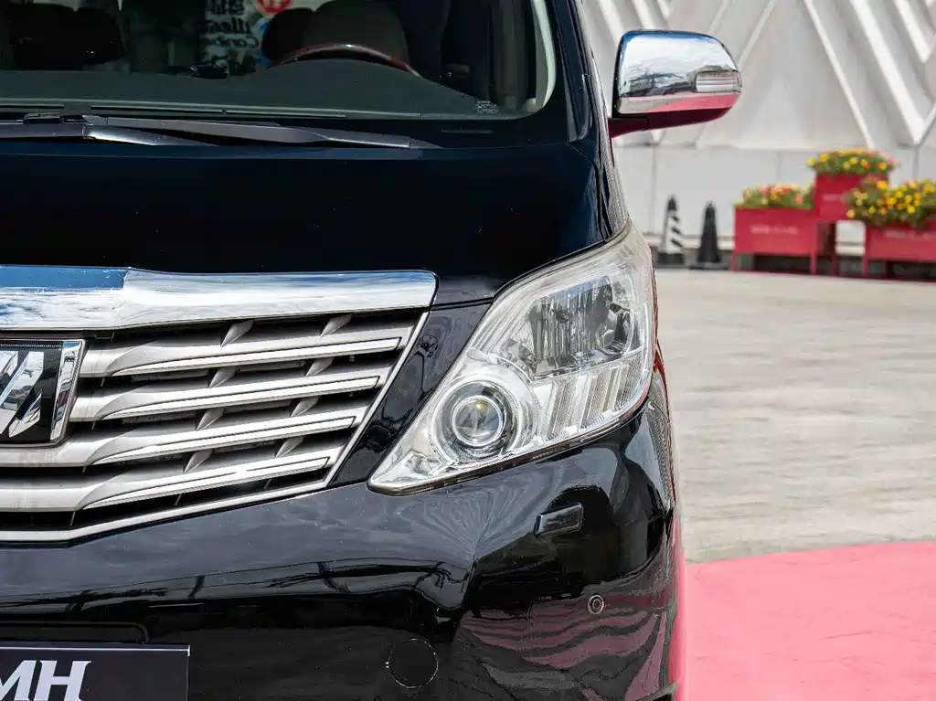 Toyota Alphard 2011 3.5L Luxury