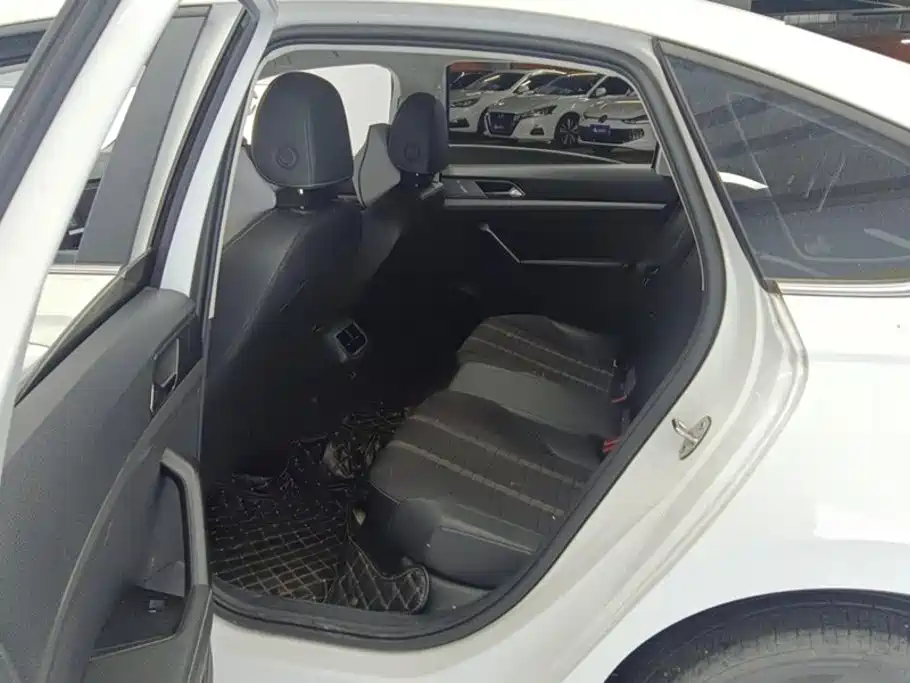 Volkswagen Lavida — миниатюра 11