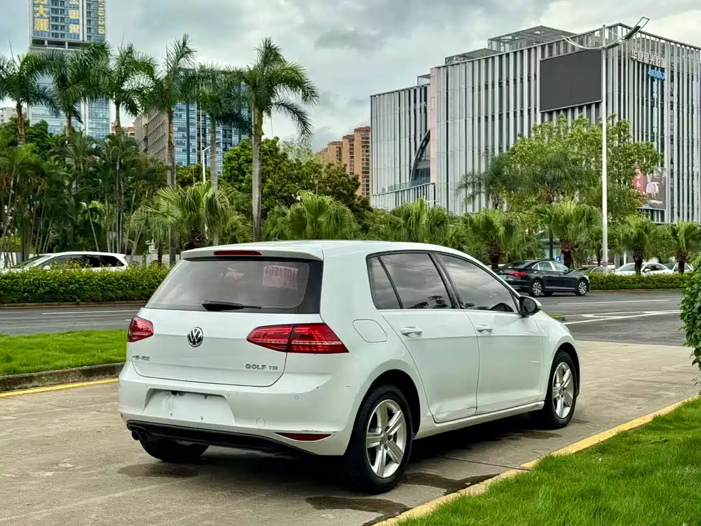 Volkswagen Golf 2016 230TSI AT Comfort